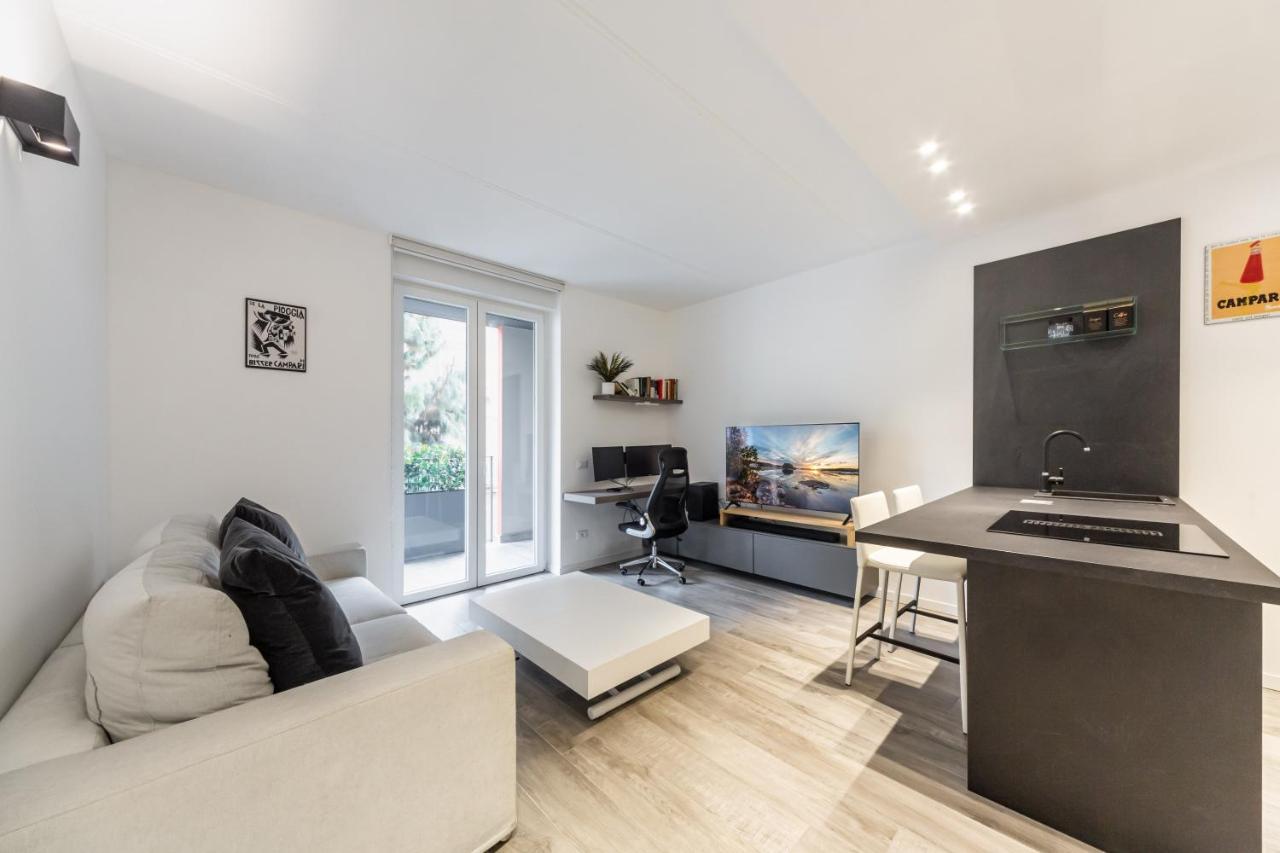 Appartamento Comfy With Private Parking & Balcony Milano